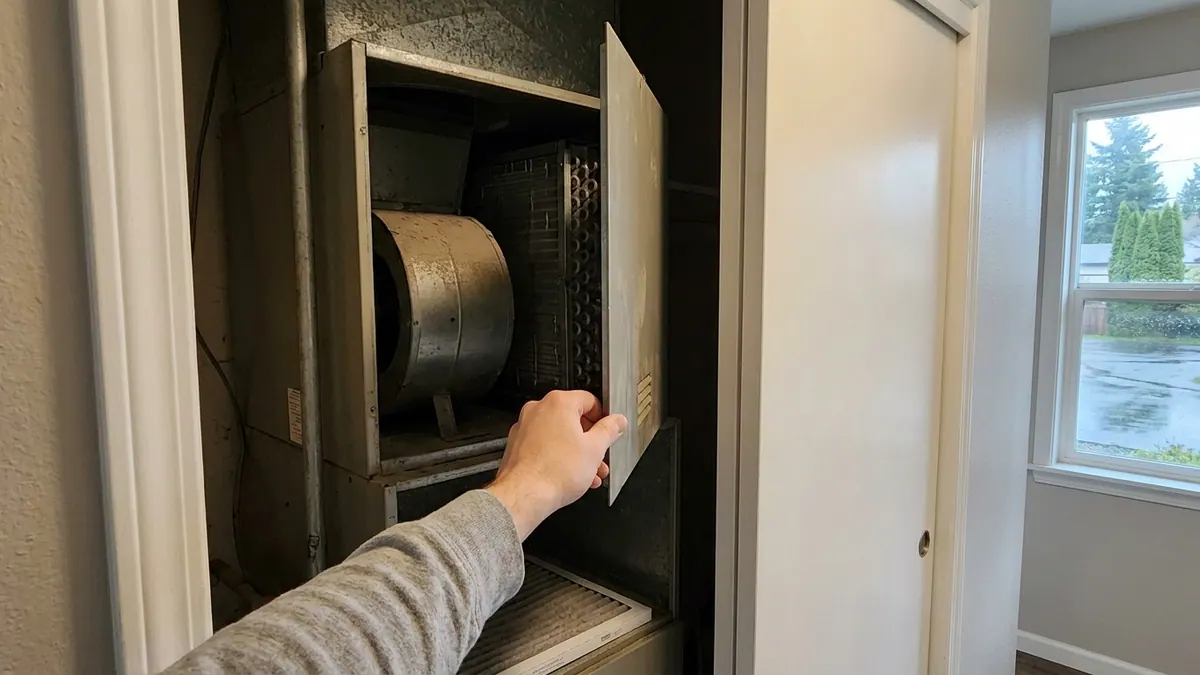 Heat Pump Smells Like Burning or Chemicals? What It Means